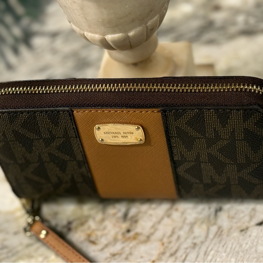 Michael Kors Brown and Tan Logo Zip Wristlet Wallet - Picture 2 of 5